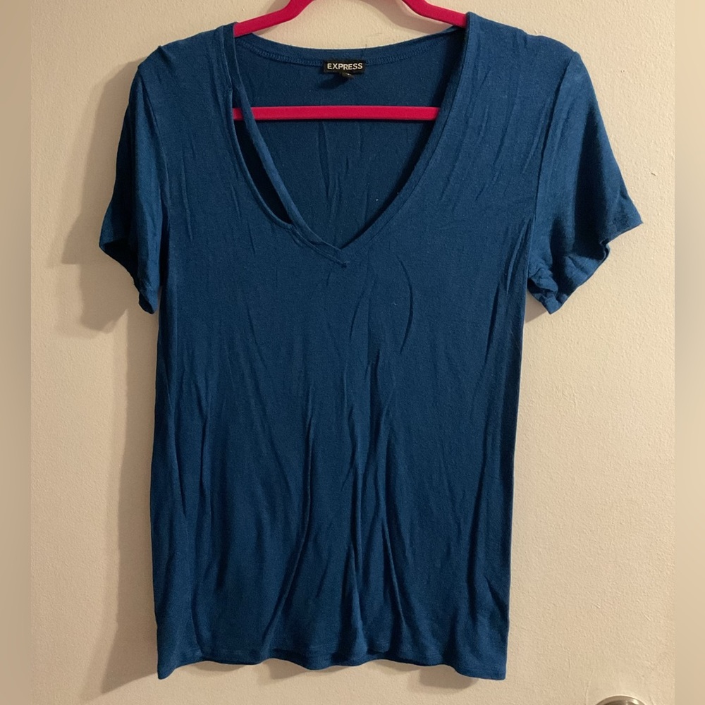 Express Women’s Size Small Split neck T-Shirt